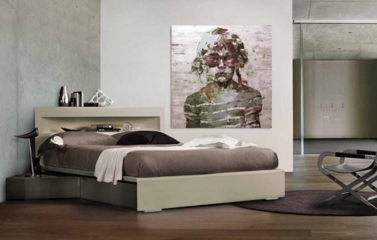 tableau-décoratif-abstrait-torse-femme-meubles-gris-blanc-marron-clair