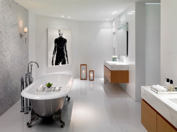 tableau salle de bain noir blanc corps-humain-baignoire-pieds