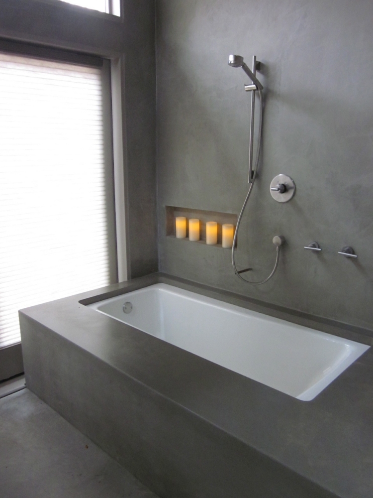 tablier de baignoire céramique-gris-murs-sol-assortis