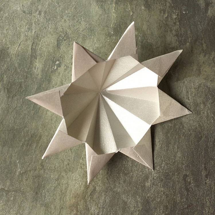 étoile-Noël-papier-décorative-blanc-réalisée-3D