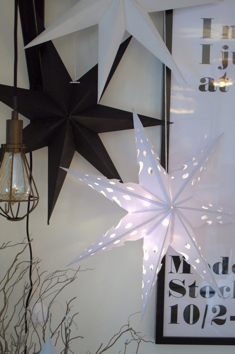 étoile-Noël-papier-plié-3D-noir-blanc-cadre-motif-écriteaux-fond-blanc