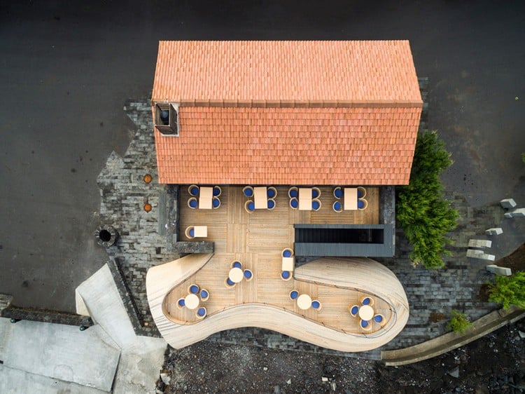 architecture-organique-maison terrasse forme naturelle vue vol oiseau