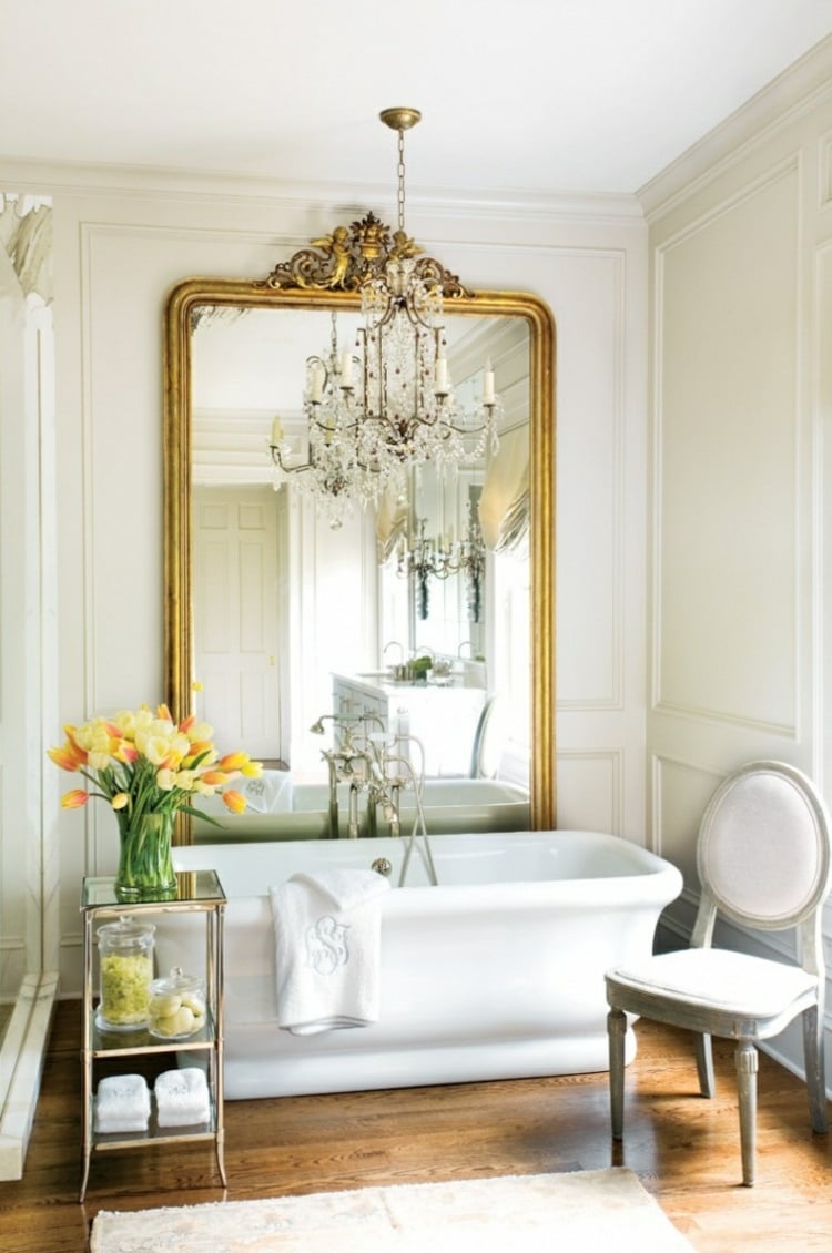 astuce-rangement-idée-décoration-salle-bain-miroir-cadre-doré