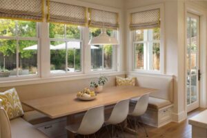 banquette cuisine angle-bois-blanc-tapissée-cuir-beige