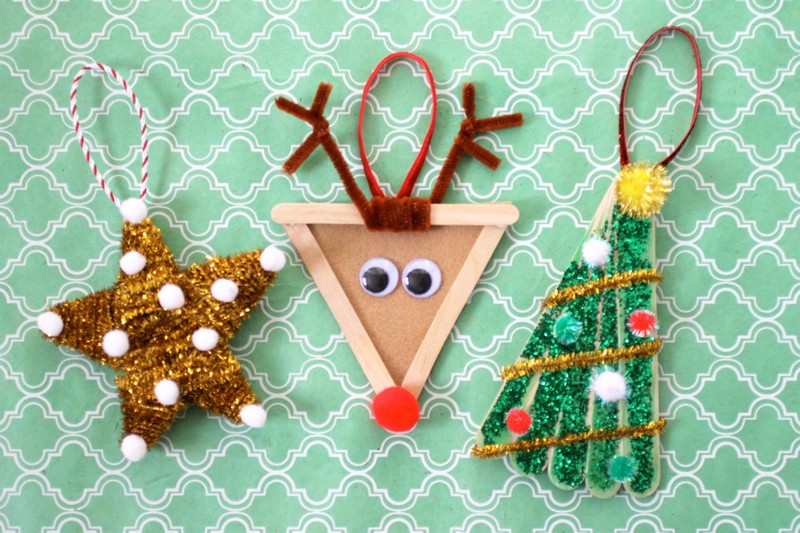 bricolage-noel-enfant-pendentifs-sapin-noel-batonnet-bois-etoile-sapin-guirlande bricolage Noël enfant