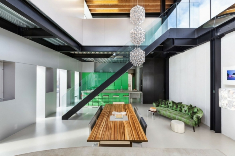 béton-ciré-plan-travail-cuisine-escalier-design-rampe-verre-table-bois-massif