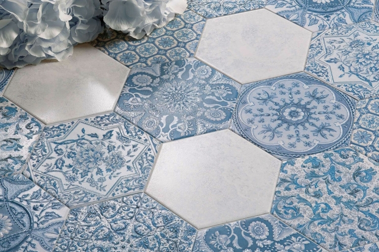 carrelage-hexagonal-carreaux-ciment-exotiques-bleu-blanc