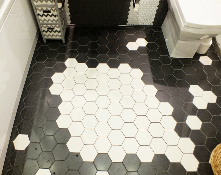 carrelage-hexagonal-salle-bain-noir-blanc-design-moderne