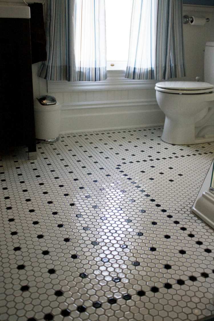 carrelage-hexagonal-salle-bain-petit-format-noir-blanc