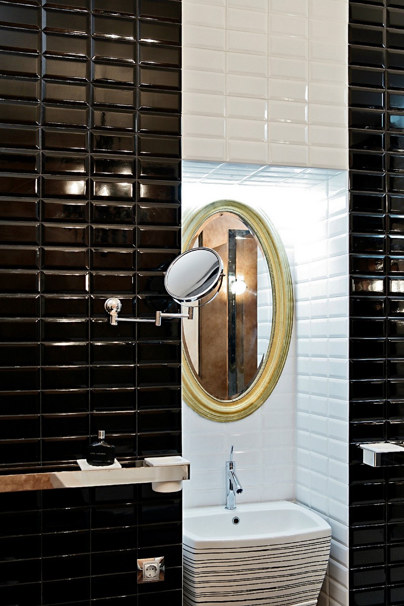 carrelage-metro-noir-blanc-salle-bains-miroir-cadre-ovale