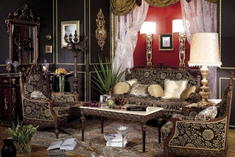 chaise-baroque-bois-foncé-tapissée-tissu-marron-doncé-motifs-beiges