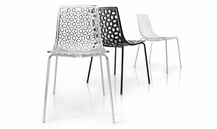 chaise-design-transparente-noire-assise-dossier-ajourés-pieds-métalliques