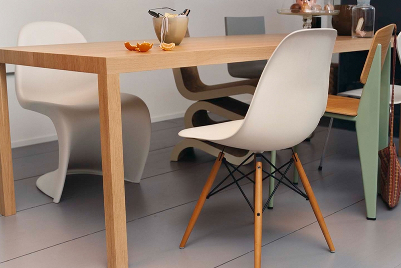chaises-salle-manger-modernes-dépareillées-design-Panton-Eames