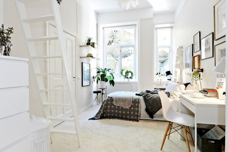 chambre-scandinave-blanche-meubles-design-échelle-mezzanine-bureau
