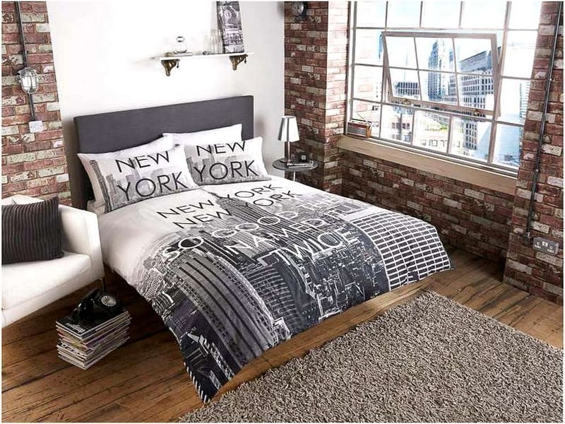 chambre-style-New-York-murs-briques-tapis-shaggy-literie-thème