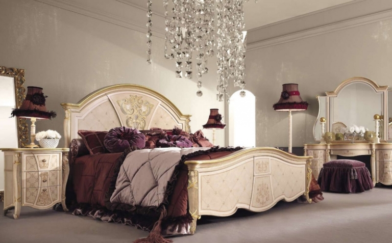 chambre-style-baroque-beige-meubles-bois-crème