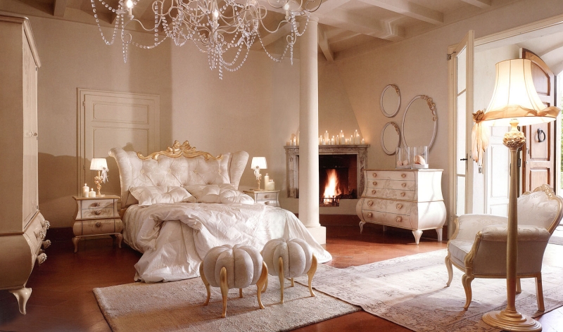 chambre-style-baroque-beige-mobilier-capitonné-blanc