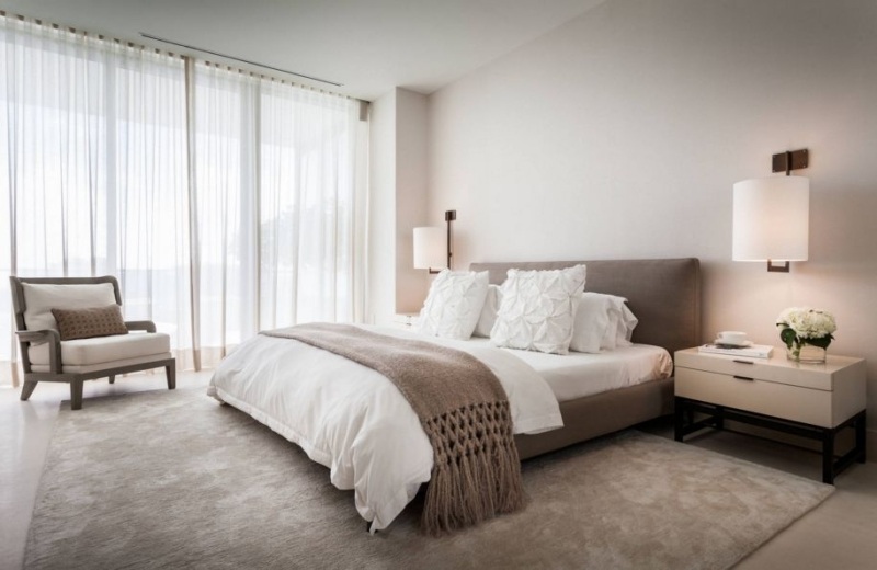 Chambre taupe pour un décor romantique et élégant ! Décor rideaux Lin