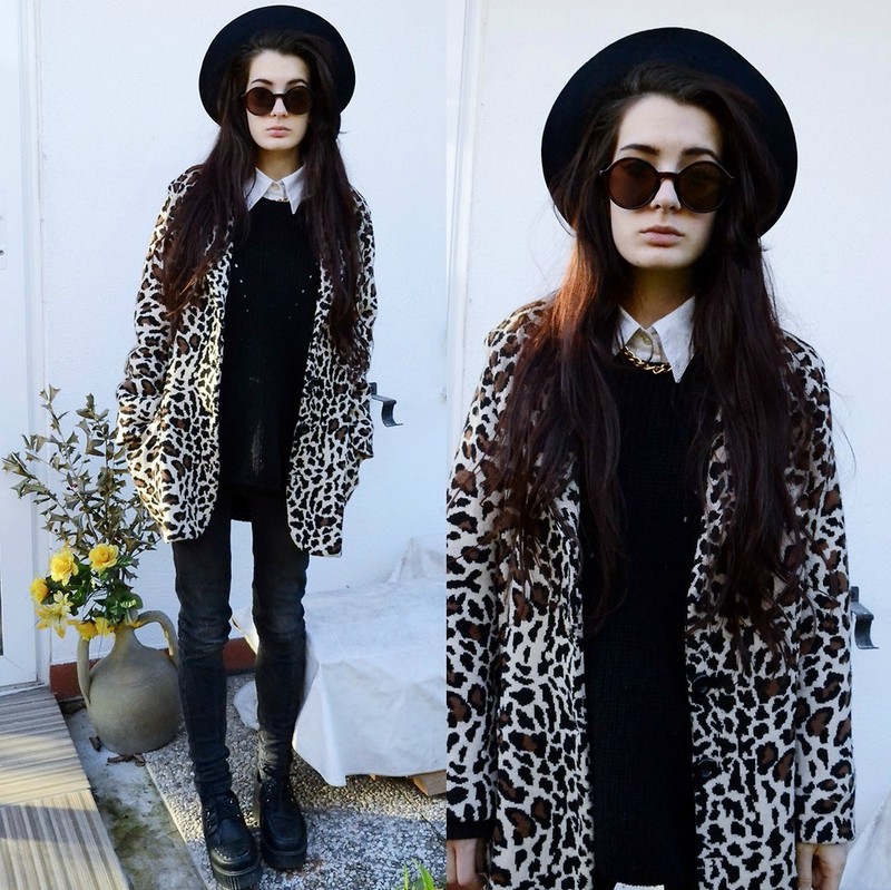 chapeau-femme-hiver-large-bord-noir-lunettes-rondes-manteau-imprime-leopard