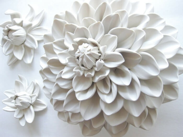 création artisanale moderne-fleurs-artistiques-céramique