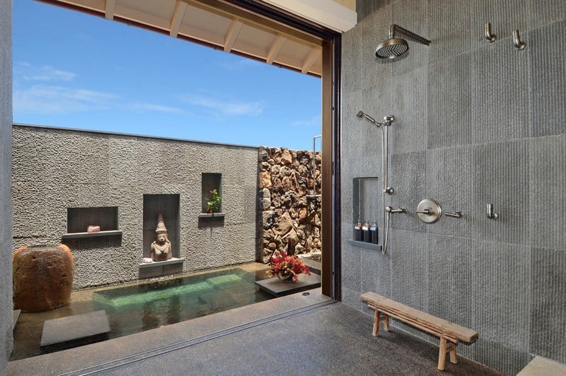 decoration-salle-bain-zen-piscine-niches-rangement-statuette-bouddha-douche-italienne décoration salle de bain zen