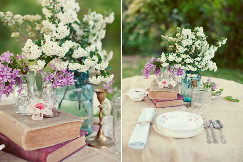 décoration vintage livres-anciens-bouquet-fleurs-blanches