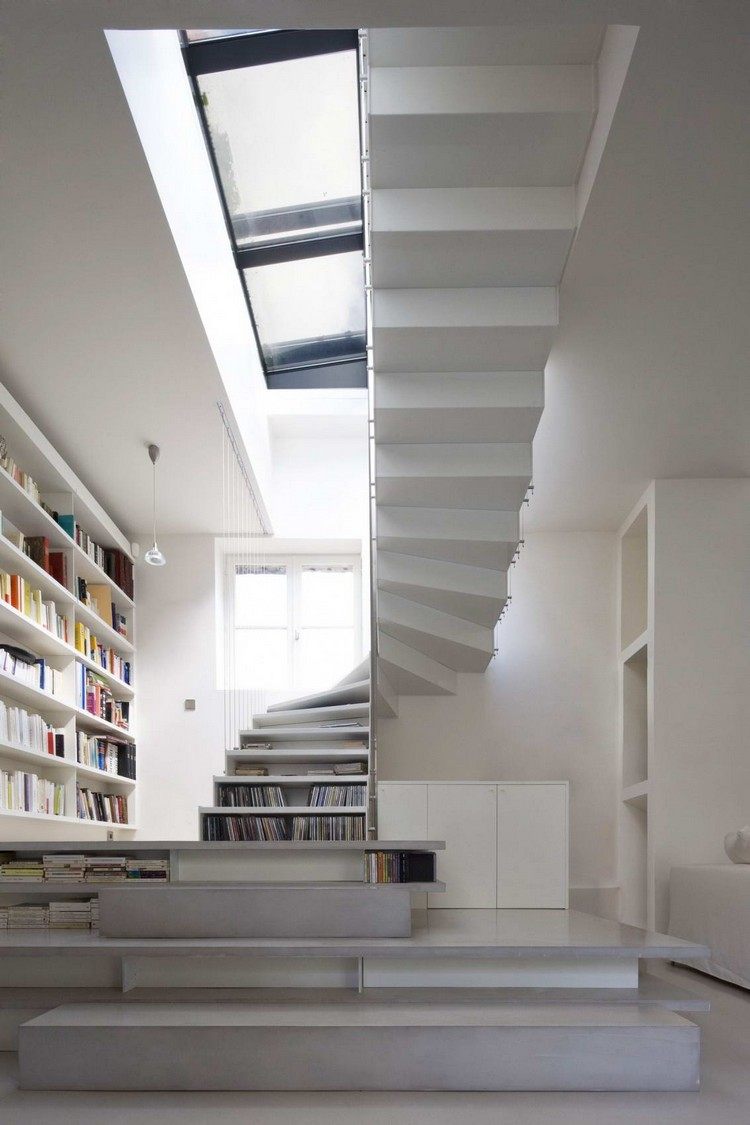 Escalier bibliothèque pour tirer profit de chaque recoin à la maison