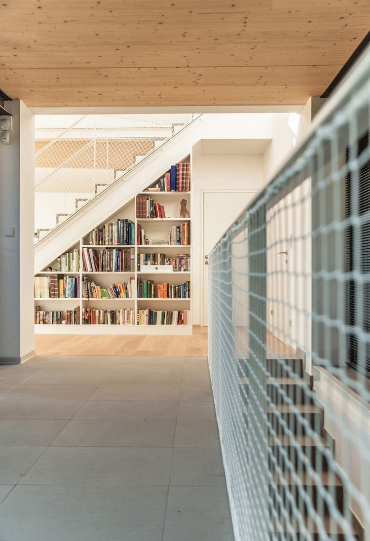 escalier bibliothèque blanc-garde-corps-blanc