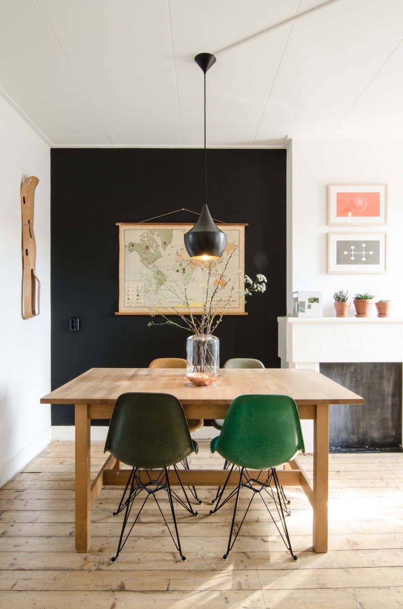 idee-deco-salle-manger-peinture-ardoise-carte-monde-chaises-eames-vert-noir idée déco salle à manger