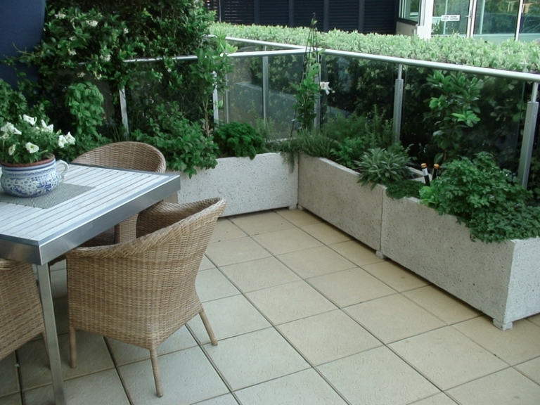 jardinière balcon poser sol béton-forme-rectangulaire