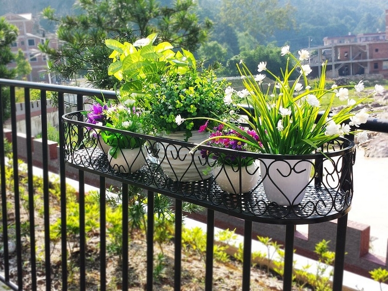 jardinière-balcon-support-fer-forgé-accrocher-garde-corps-métallique
