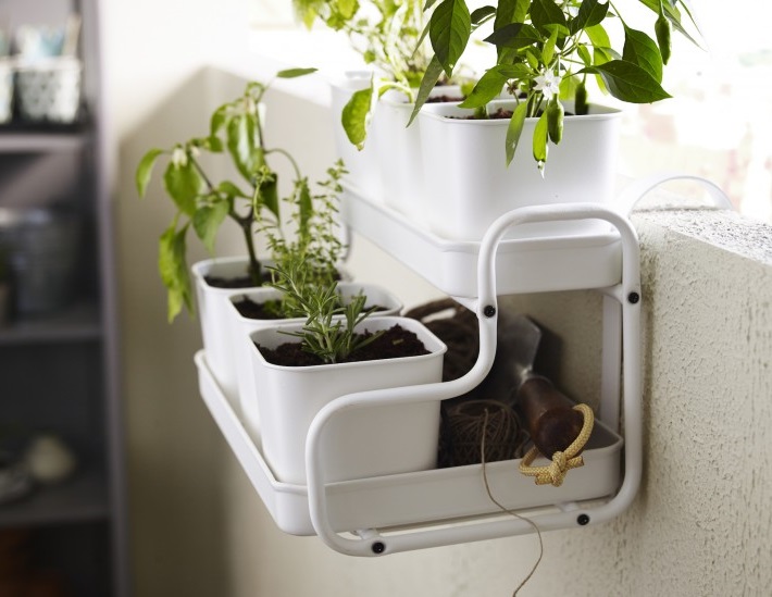 jardinière-balcon-support-gain-place-idée-Ikea