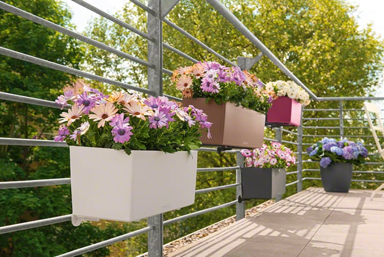 jardinière balcon -suspendre-rampe-forme-rectangulaire