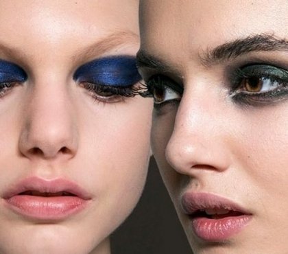 maquillage-soiree-2015-tendances-fard-paupieres-bleu-cobalt-vert-olive-rouge-levres-rose-pale
