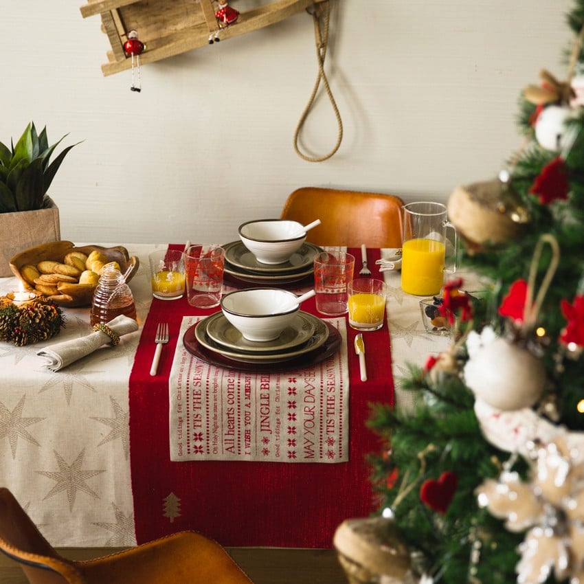 nappe-noel-zara-home-lin-motif-etoiles-chemin-table-rouge nappe de Noël