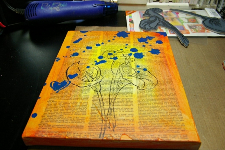 peinture-toile-acrylique-artisanale-papier-journal-peint-jaune-bleu