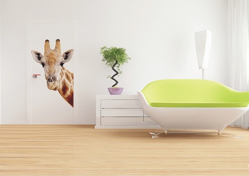 poster-mural-theme-afrique-tete-girafe-salon-canape-design-futuriste