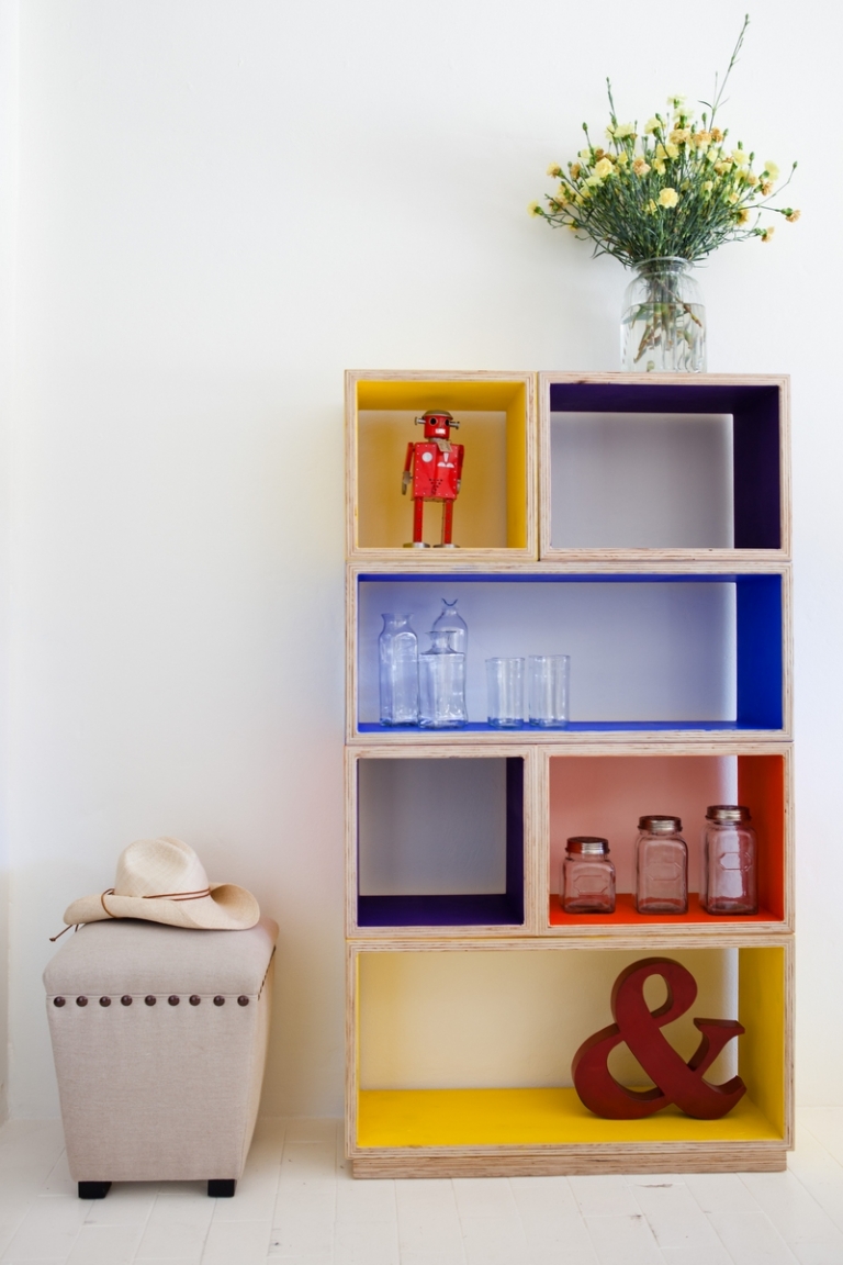 rangement-cube-bois-intérieurs-cases-peints-décoration-vintage