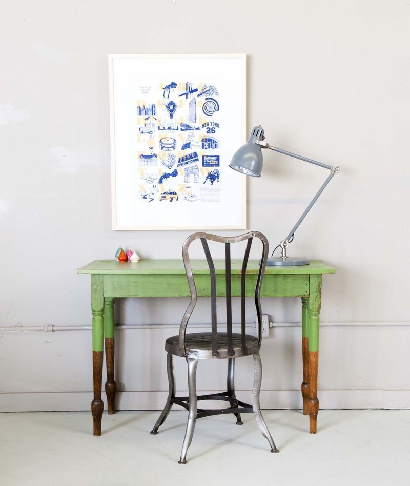 relooker un meuble peinture table console-bureau-vert-mi-hauteur