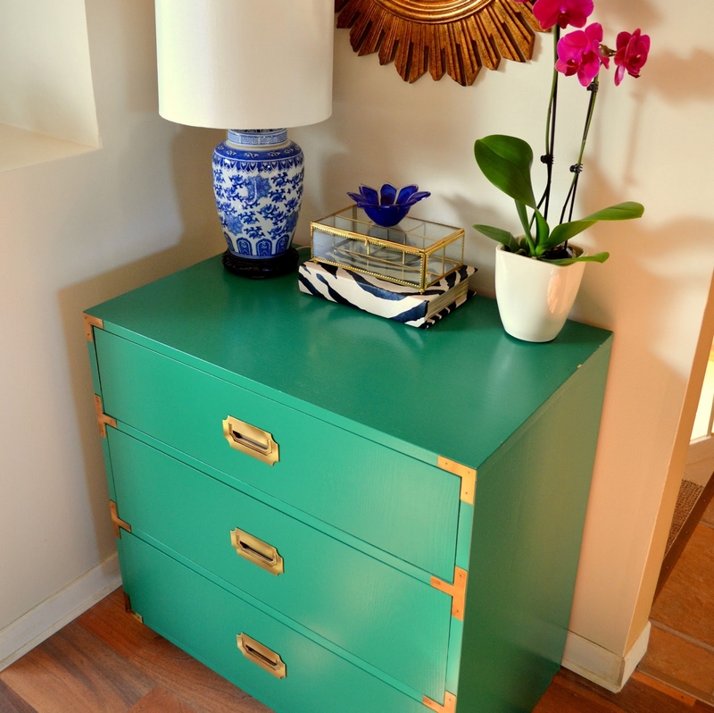 relooker un meuble de rangement peinture-verte-renouveler
