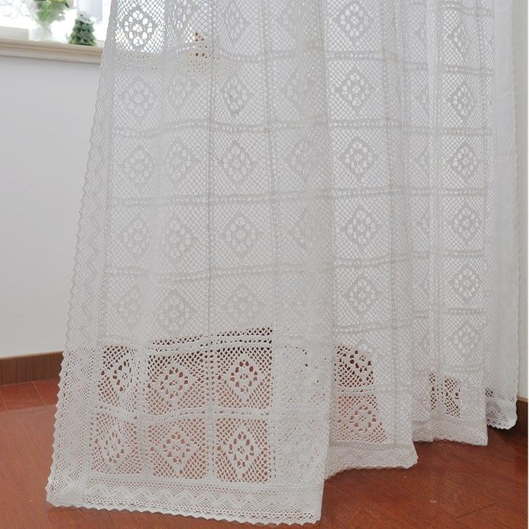 rideau-dentelle-brodée-blanc-motifs-géométriques
