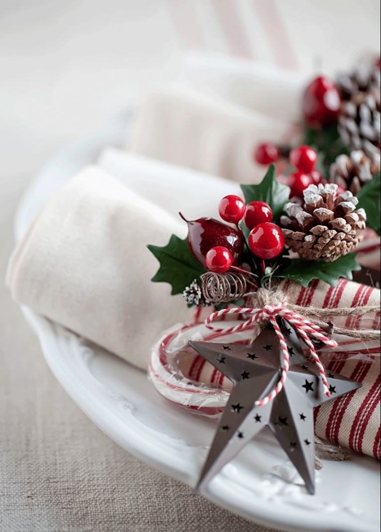 Déco Rond de Serviette Noël : Guide Complet pour une Table Festive et Magique