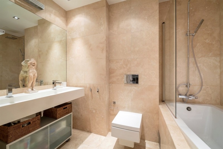 Salle de bain travertin – le chic noble de la pierre naturelle