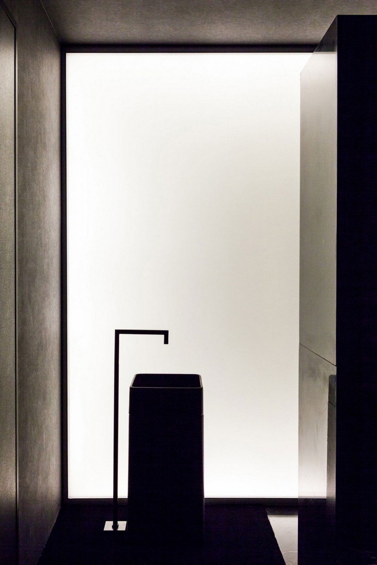 salon-noir-blanc design de luxe salle eau assortie