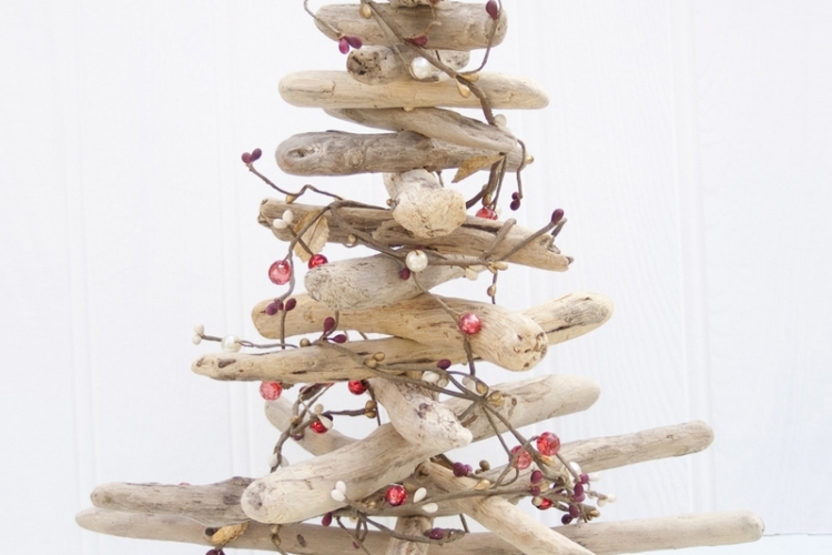 Sapin en bois flotté à faire soi-même : 50 sapins de Noël en bois