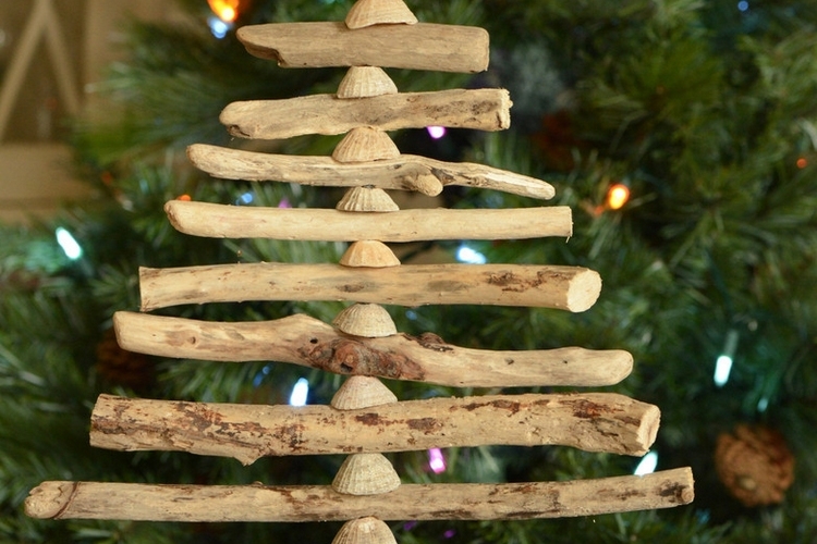 Sapin en bois flotté à faire soi-même : 50 sapins de Noël en bois