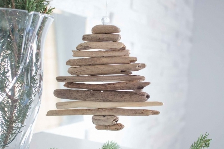 Sapin en bois flotté à faire soi-même : 50 sapins de Noël en bois