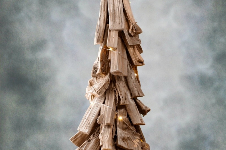Sapin en bois flotté à faire soi-même : 50 sapins de Noël en bois