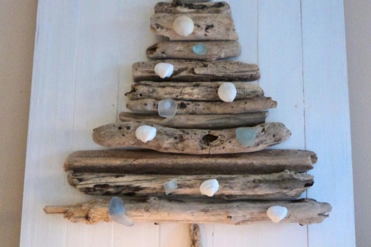 Sapin en bois flotté à faire soi-même : 50 sapins de Noël en bois