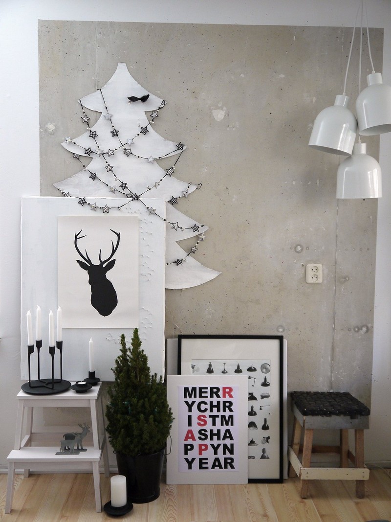 sapin-noel-blanc-papier-mur-beton-guilrandes-noir-blanc-etoiles sapin de Noël blanc